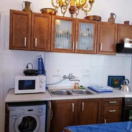 Yacht Front - No 1 *