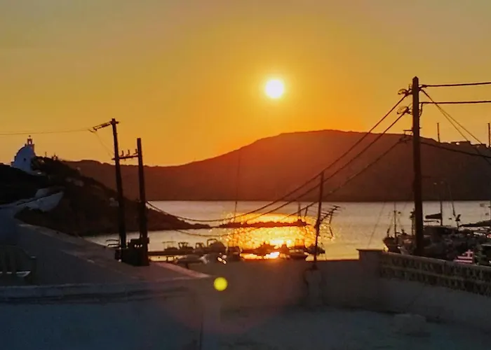 Yacht Front - No 1 アパート イオス島 チョーラ