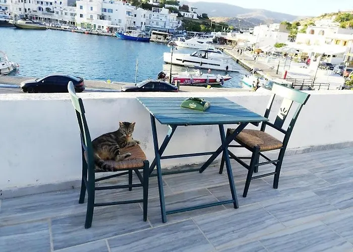 Yacht Front - No 1 *