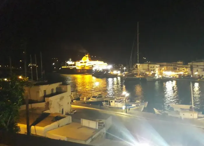 Yacht Front - No 1 Apartment