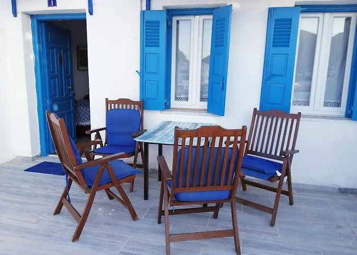 Yacht Front - No 1 *